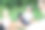 孩子们在公园里用健身垫做运动。用体操或有氧运动训练图片下载