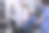 高级医生与使用轮椅的退休人员洽谈预约事宜图片下载
