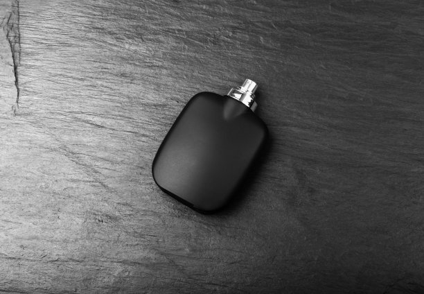 男士香水在黑石图片下载