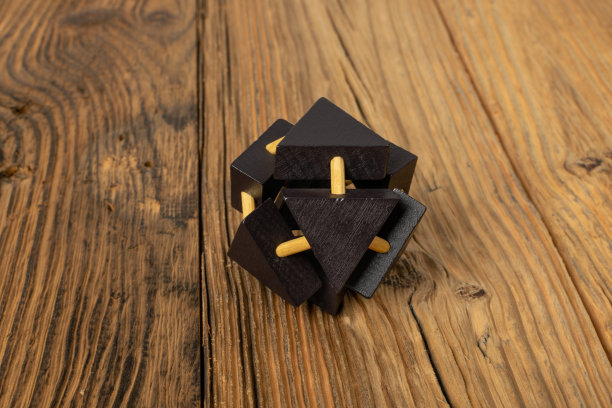 木头谜题，脑筋急转弯，木头逻辑游戏3d块图片下载