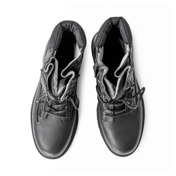 男性的黑色高跟鞋安全工作在白色背景顶视图图片下载