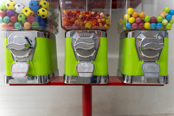 卖糖果和口香糖的装置，安装在商店附近图片下载