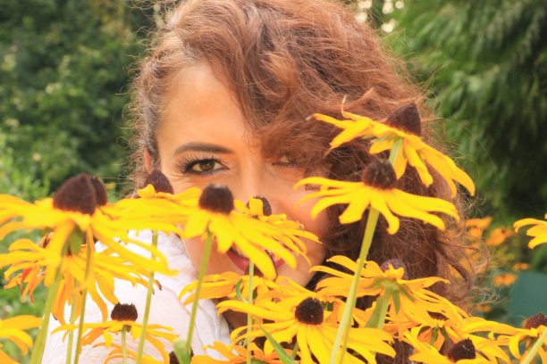 黑眼睛苏珊和棕色眼睛图片下载