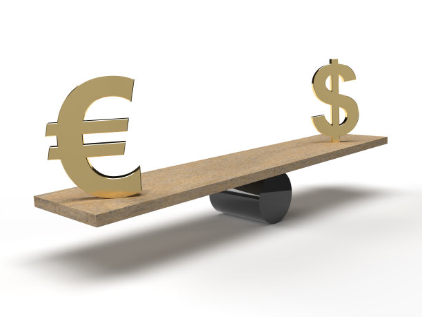 欧元和美元。在黑板上签下美元和欧元的平衡。图片下载