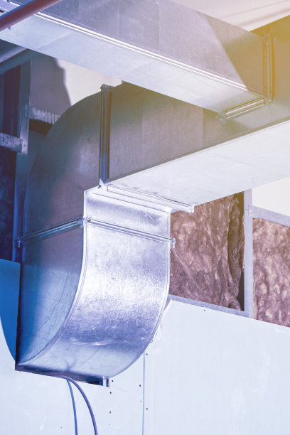 建筑物的空调。通风管道的背景。工程网络铺设。工业背景图片下载