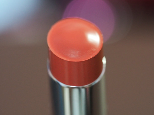 黄褐色的口红图片下载