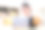 画像的亚洲年轻女子工作与一个盒子在家里的工作场所。创业小企业主，小企业企业家中小企业或自由职业者在线和交付概念。图片下载