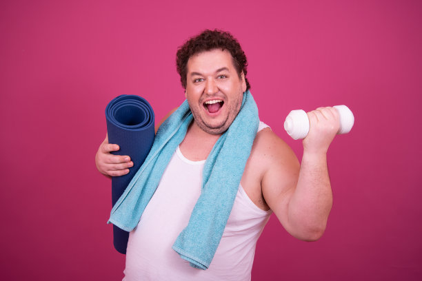 健身和健康的生活方式。有趣的胖子和运动。图片下载