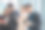 业务团队男女同事在工作中交谈，手中拿着数据报告，分享想法，快乐的同事在办公室一起工作。图片下载