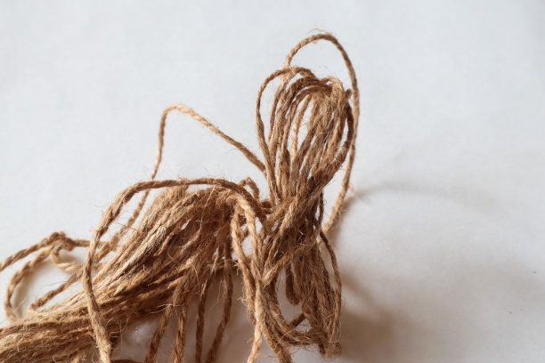 麻绳放在桌上，麻绳纤维图片下载