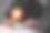 一个独特的灯泡与应用程序图标。商业软件和社交媒体概念。商业社交媒体营销和数字在线营销与云。图片下载