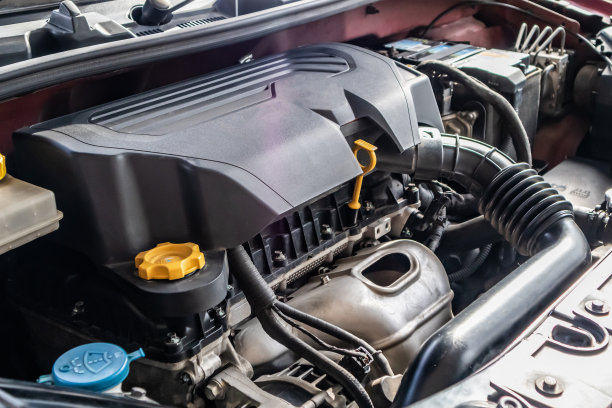 汽车发动机引擎盖下近细节图片下载