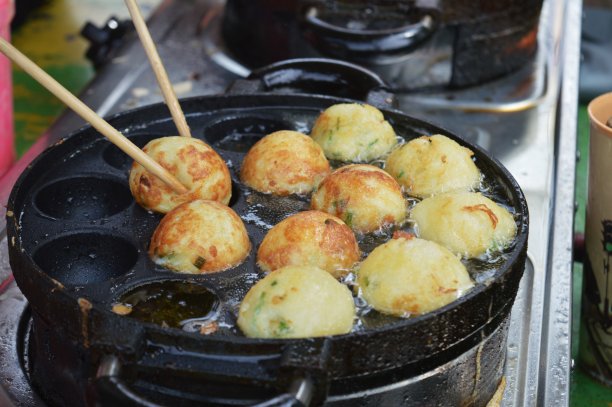 印尼街头小吃:章鱼烧图片下载