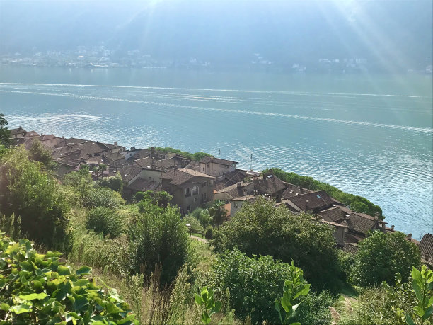 瑞士提契诺州莫科特村图片下载