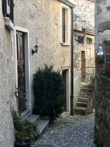 瑞士提契诺州莫科特村图片下载