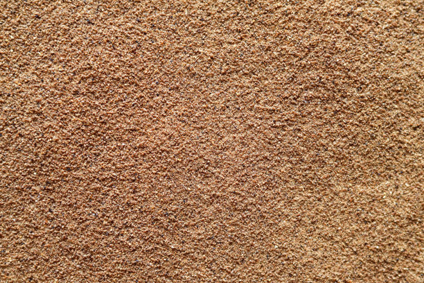 鱼粉和磨细的谷物混合起来用作调味品或饲料，或作为饲料成分，以帮助加快家养动物(如鱼和猪)的生长。图片下载