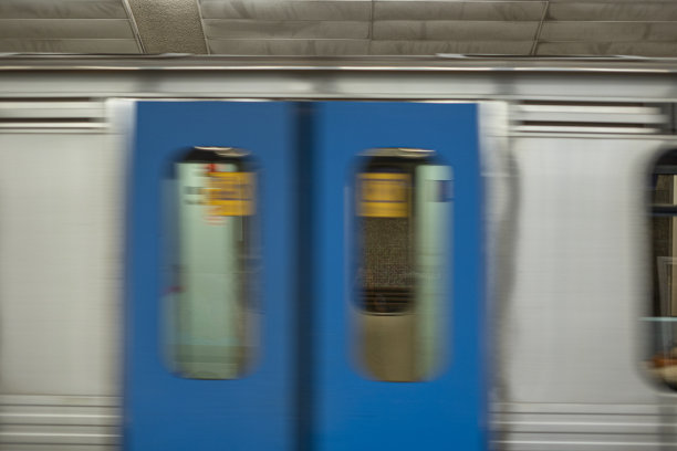 地铁客运车厢，动态模糊，图片下载