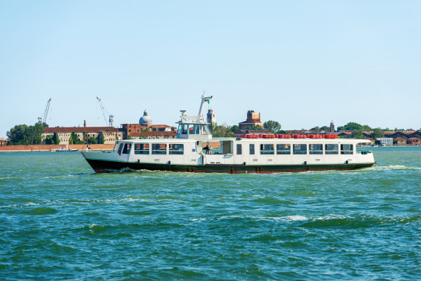 在威尼斯泻湖空渡轮运动-威尼斯威尼托意大利图片下载