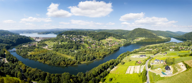 波兰度假——索利纳湖和桑河图片下载