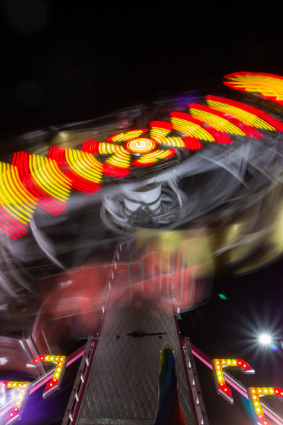 狂欢节游乐设施长曝光图片下载