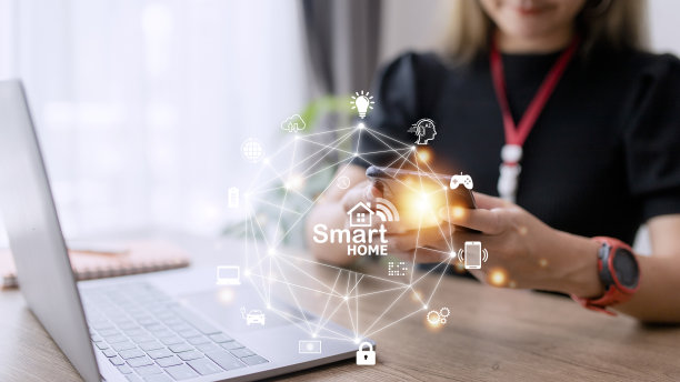 虚拟屏幕上的智能家居自动化概念。图片下载