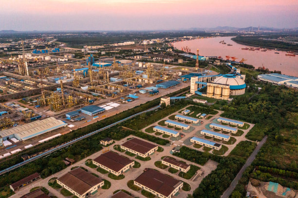 石化总厂炼油厂鸟瞰图图片下载