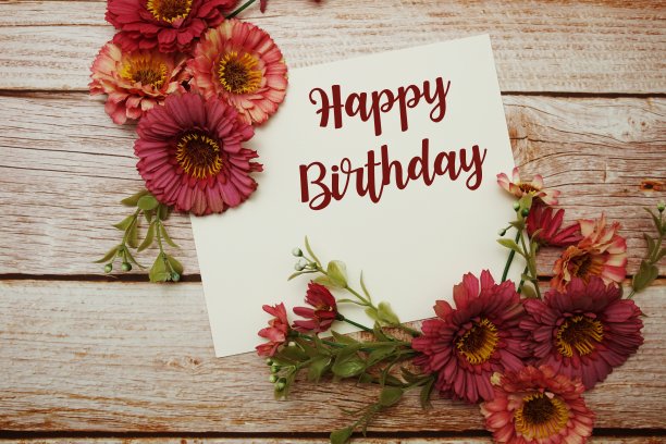 生日贺卡字体文字与LED棉花球在木制背景图片下载