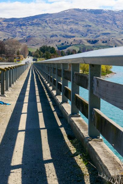 桥的影子图片下载