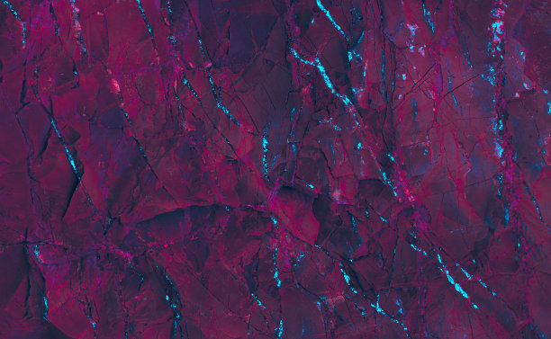 油漆斑点。抽象的紫色背景。全息霓虹灯的颜色。大理石纹理模式。岩石纹理。石头的背景。岩石全息术。幻想壁纸抽象。天空宇宙星系。图片下载