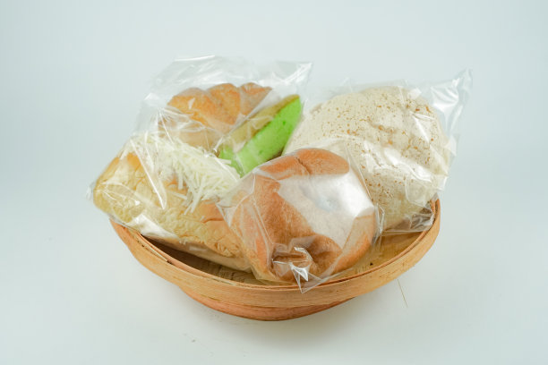 用透明包装装在容器内的什锦面包图片下载