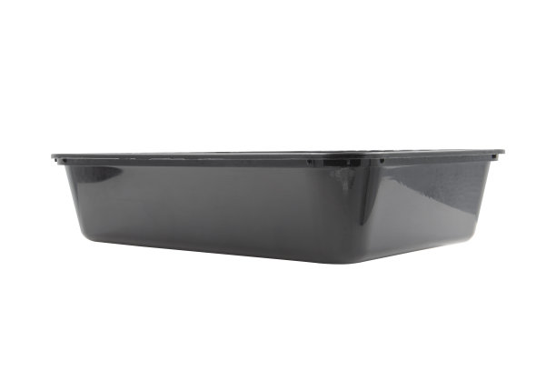 白色背景上的透明塑料盖食品包装盒图片下载