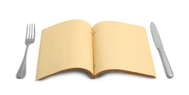 白色背景的空白食谱和餐具。空间的文本图片下载