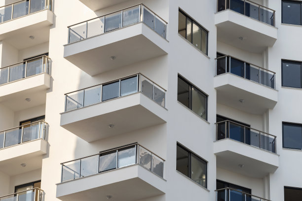 现代住宅建筑的碎片。图片下载