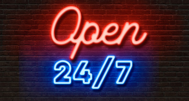 砖墙上的霓虹灯招牌- 24图片下载