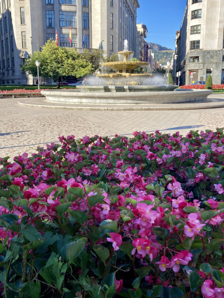 西班牙 - 毕尔巴鄂 - 莫尤阿广场图片下载