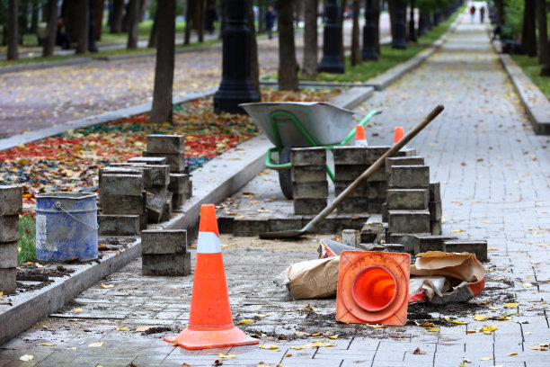 道路工程、街道维修及瓷砖铺设图片下载