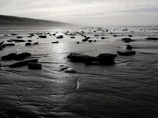 神秘的海滩图片下载
