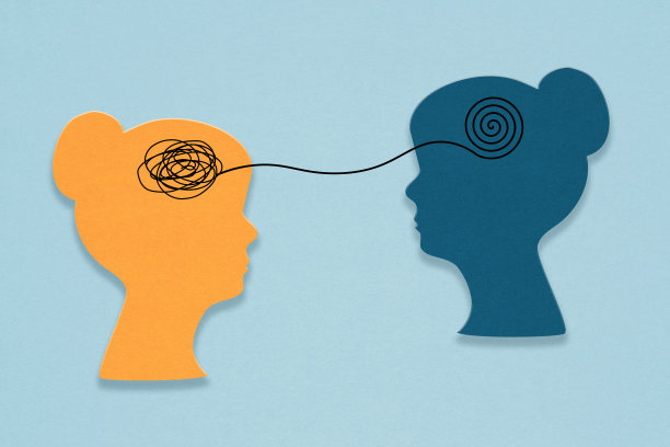 心理健康、脑部疾病概念。世界精神卫生日，阿尔茨海默症与心理学概念。人类大脑中的心理治疗概念，治疗师与患者图片下载