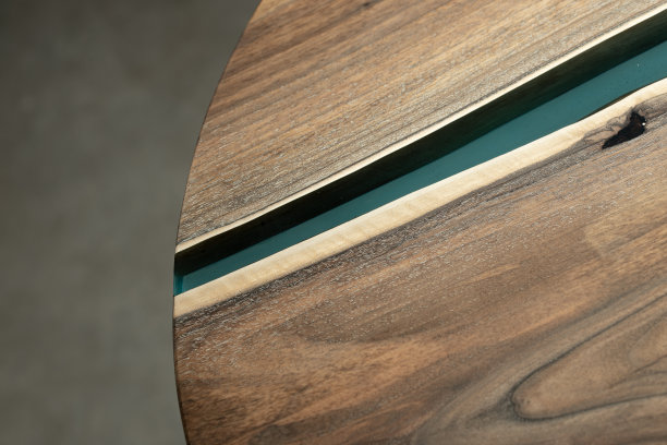 部分视图的木质书桌的质感。表在工作室。图片下载