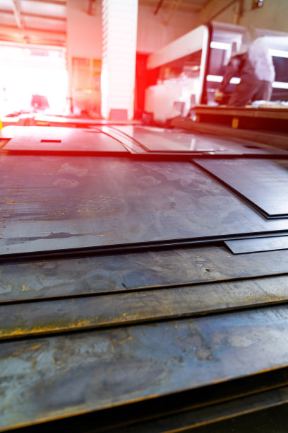 制造金属片的工厂。钢金属生产。图片下载