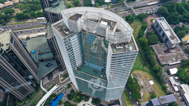 无人机俯瞰城市。雅加达的高楼大厦图片下载