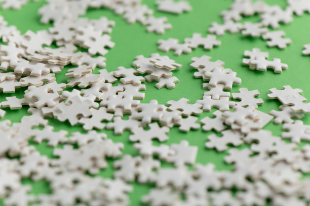 白色的难题图片下载