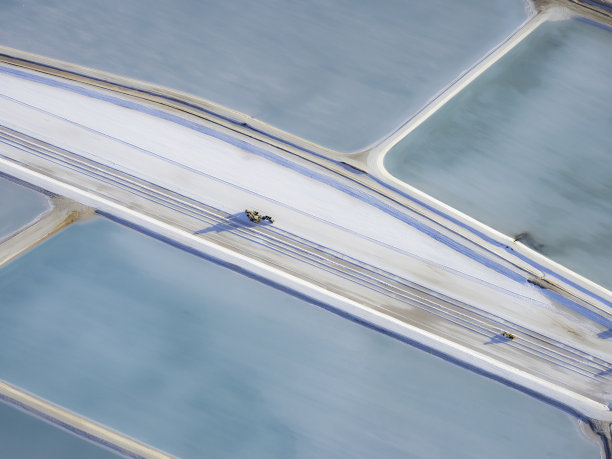 盐田的鸟瞰图图片下载