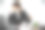 患病的年轻亚洲女商人戴着防护口罩图片下载