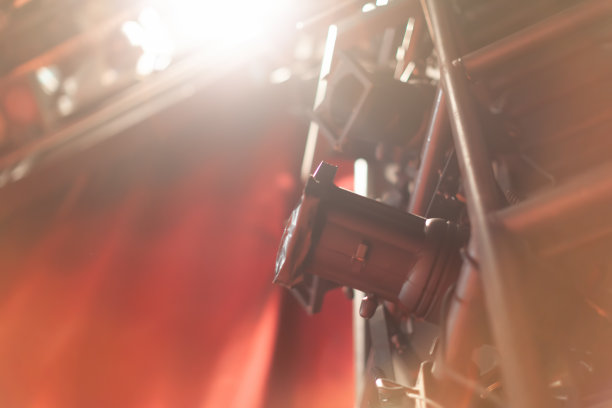 剧院聚光灯和后台设备图片下载