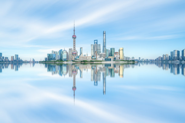 上海和黄浦江全景天际线图片下载