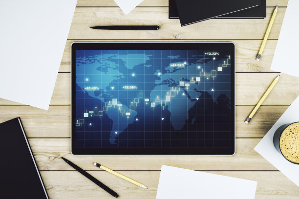 顶视图抽象创意金融图表与世界地图上的现代数字平板显示器，外汇和投资概念。三维渲染图片下载