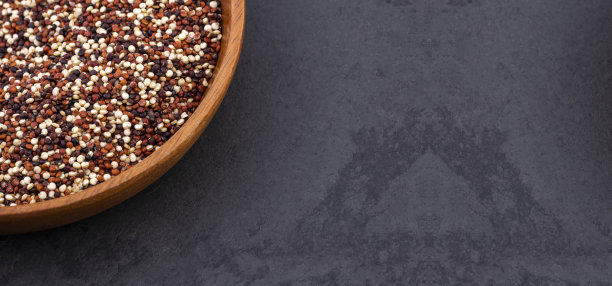 混合藜麦种子在碗-藜麦藜图片下载