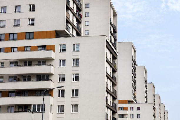 新住宅区中的现代公寓楼城市景观图片下载