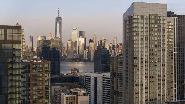 泽西城的现代建筑，可以看到哈德逊河和曼哈顿下城。图片下载